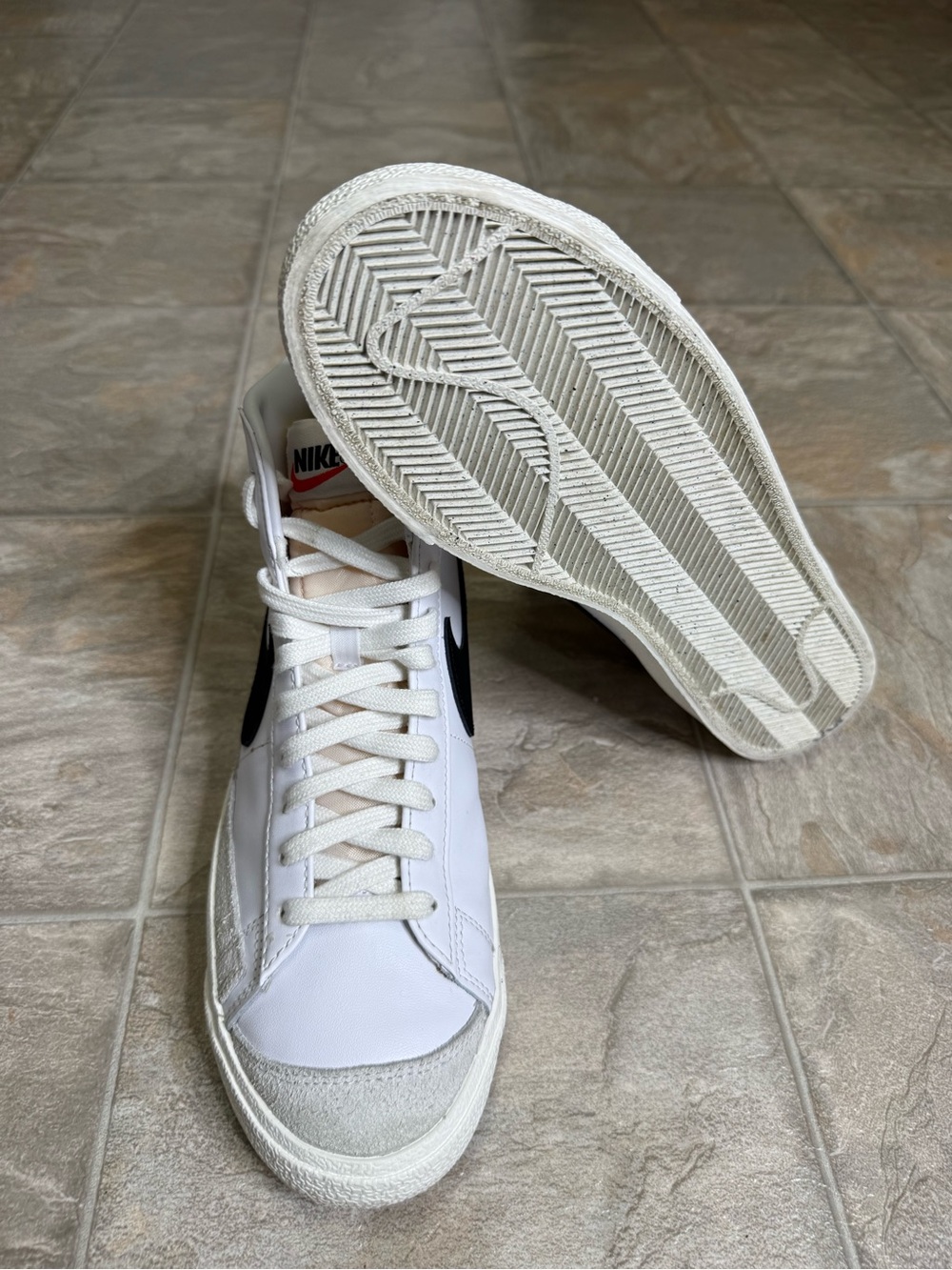Nike Blazer Mid 77 Vintage Mens Shoe Size 9.5 White BQ6806-100 Preowned - Picture 6 of 8